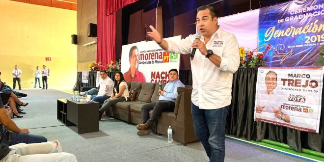 Marco Trejo frente a simpatizantes