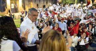 Morón en Morelia frente a simpatizantes de Morena