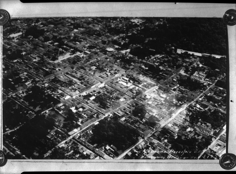 Fuente: Archivo INAH Vista panoramica de Uruapan en 1954Mapa de Uruapan en 1945