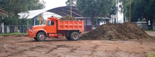 Inicia construcción de cancha de fútbol en la Unidad Deportiva “Hermanos López Rayón” de Uruapan