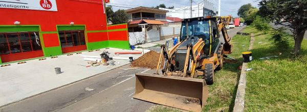 CAPASU realiza mantenimiento de drenaje en la Calzada Lázaro Cárdenas